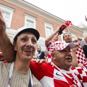 Navijači u Nižnji Novgorodu prije utakmice s Danskom