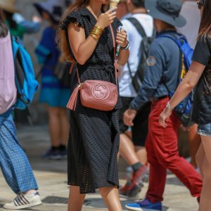 Zanosne ljepotice u šetnji Dubrovnikom