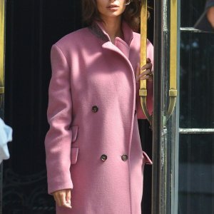 Emily Ratajkowski kao Jackie Kennedy