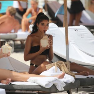 Bivša djevojka Justina Biebera, Yovanna Ventura, mami poglede na plaži