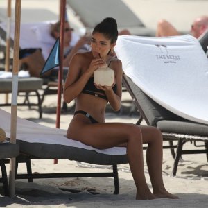 Bivša djevojka Justina Biebera, Yovanna Ventura, mami poglede na plaži