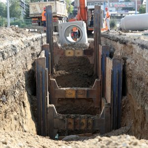 Postavljanje odvodnih cijevi za odvod oborinskih voda u Škorpikovoj