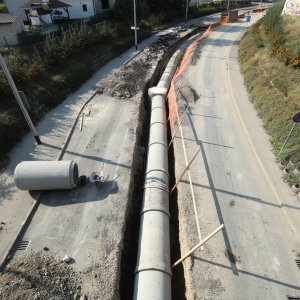 Postavljanje odvodnih cijevi za odvod oborinskih voda u Škorpikovoj