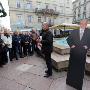 Kartonski Franjo Tuđman u Rijeci