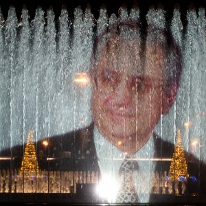 Prikaz Franje Tuđman na fontanama ispred NSK u Zagrebu