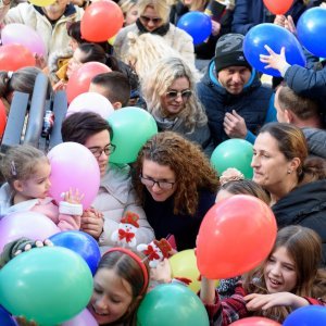 Dječja Nova godina na Stradunu uz Tonija Cetinskog i Ninu Badrić