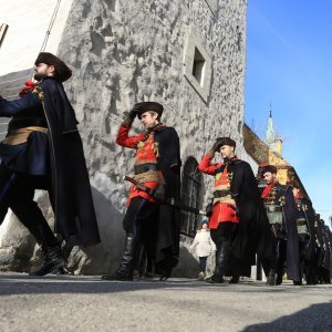 Novogodišnja smjena straže vojno povijesne postrojbe Počasne satnije Kravat pukovnije