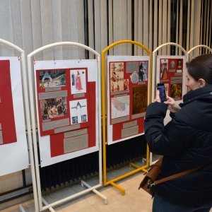 U Slavonskom Brodu otvorena izložba 'Vladarice hrvatskih povijesnih prostora'