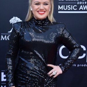 Kelly Clarkson (2)