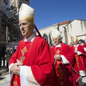 Predsjednica Kolinda Grabar Kitarović u procesiji sv. Dujma u Splitu