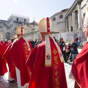 Predsjednica Kolinda Grabar Kitarović u procesiji sv. Dujma u Splitu