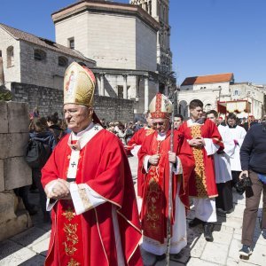 Predsjednica Kolinda Grabar Kitarović u procesiji sv. Dujma u Splitu