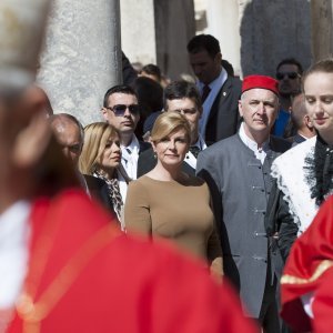 Predsjednica Kolinda Grabar Kitarović u procesiji sv. Dujma u Splitu