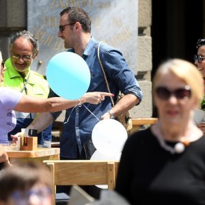 Igor i Olja Vori sa djecom prošetali gradom