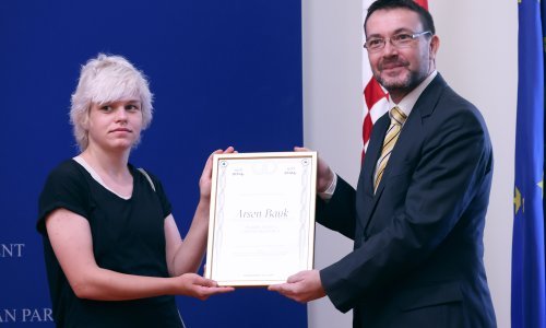 Bauku nakon titule 'Počasne lezbijke' stiglo još jedno priznanje