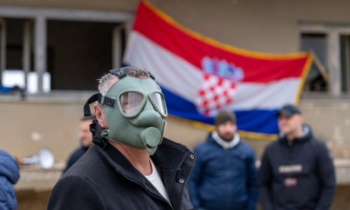 U Gospiću održan prosvjed zbog odlaganja opasnog otpada, traže hitno uklanjanje