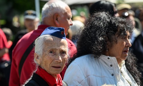 FOTO Tisuće Titovih obožavatelja u Kumrovcu, stigao i Mesić