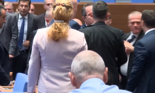 Kaos u bugarskom parlamentu: Naguravanje zbog uvođenja eura