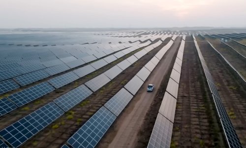 Kinezi 'iznad oblaka' grade solarnu farmu kakvu svijet nije vidio