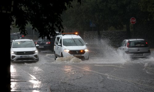 Obilna kiša u Rijeci izazvala poplave i bujice