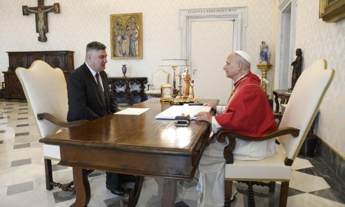 FOTO Milanović se susreo s papom: 'Pozvao sam ga u Hrvatsku'. Predsjednik otkrio kako je reagirao