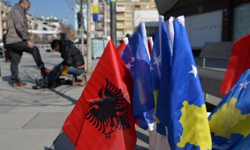 Trump poziva Kosovo na 'povijesni' dogovor sa Srbijom 706206