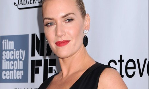 Kate Winslet U Kultnoj Pozi S Titanika Ali Ovoga Puta Pod Vodom