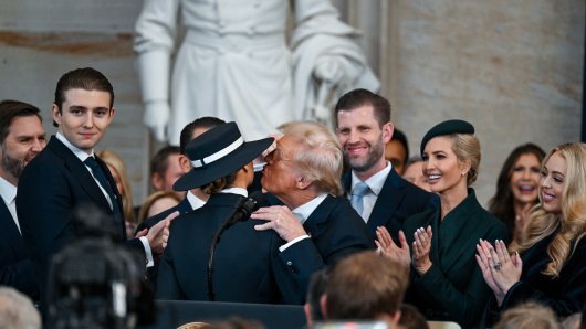 SVI SU UZ DONALDA