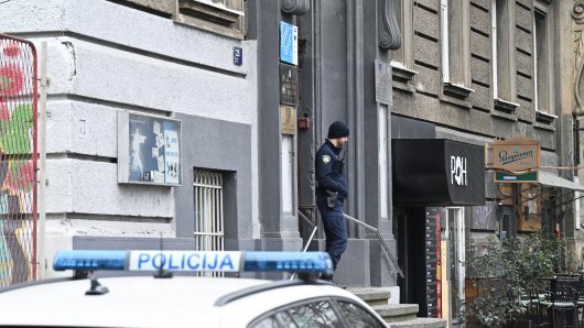 policija pročešljala školu