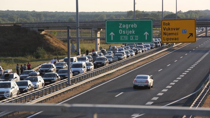 Pakao na granicama: Za izlaz u Srbiju čeka se čak šest sati!