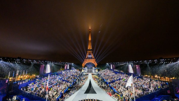 Završila je spektakularna ceremonija! Olimpijski plamen je obasjao Pariz