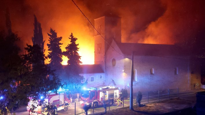 Veliki požar na Čiovu: Izgorio krov crkve