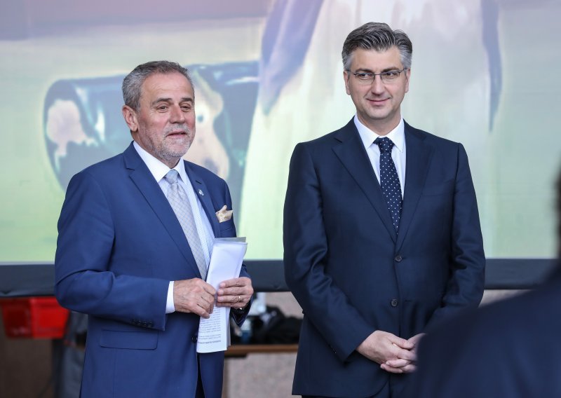 Izgleda da Plenković ne misli smjeniti Divjak, Bandićevi ljudi ne odustaju