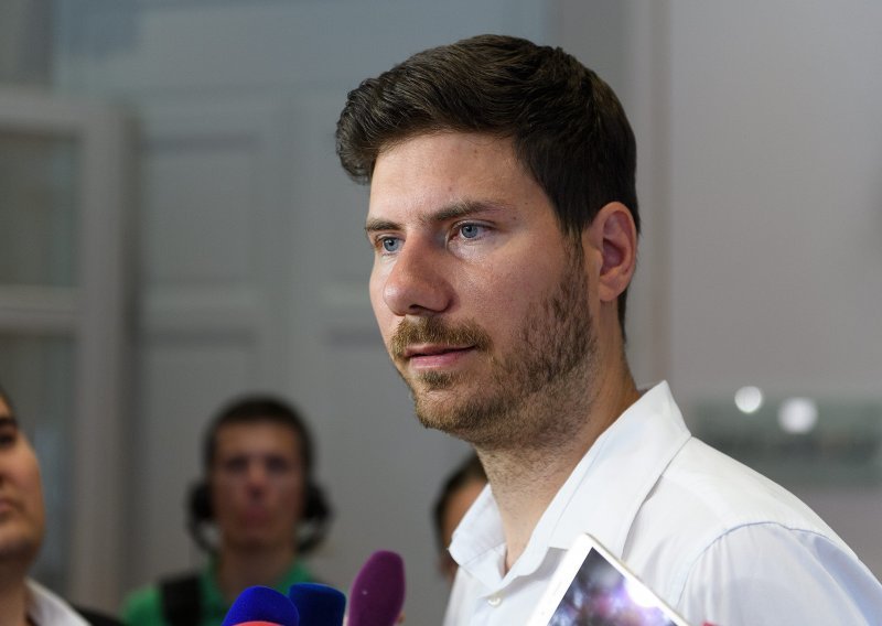 Pernar: Napuštam Živi zid i s kolegama osnivam novu stranku. Ako treba, kandidirat ću se za predsjednika!