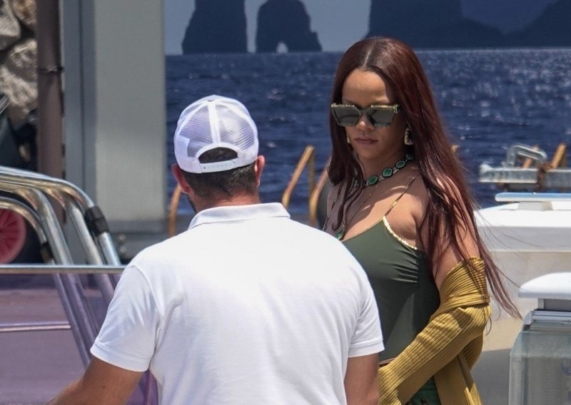 Ljubav i dalje traje: Rihanna i njezin dečko milijarder uživaju na Capriju