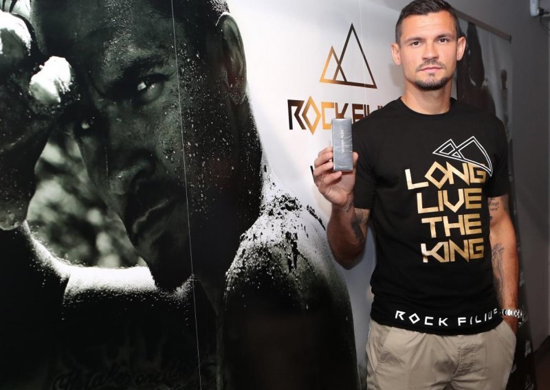 Dejan Lovren napunio zagrebački Cinestar, pogledajte ludnicu na promociji njegovog parfema