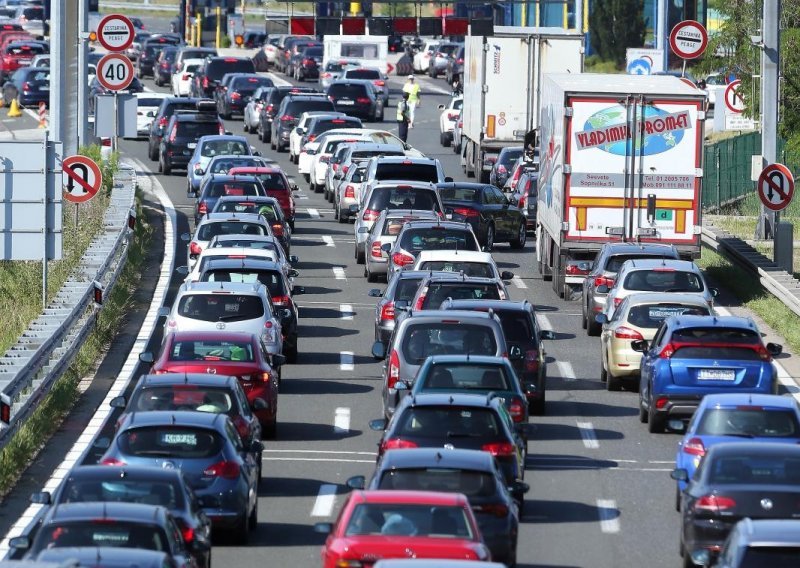 Kolona vozila od sedam kilometara proteže se na Istarski ipsilon