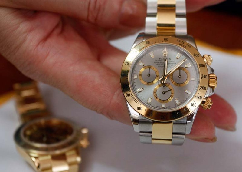 Slab interes za aukciju zaplijenjenih luksuznih satova