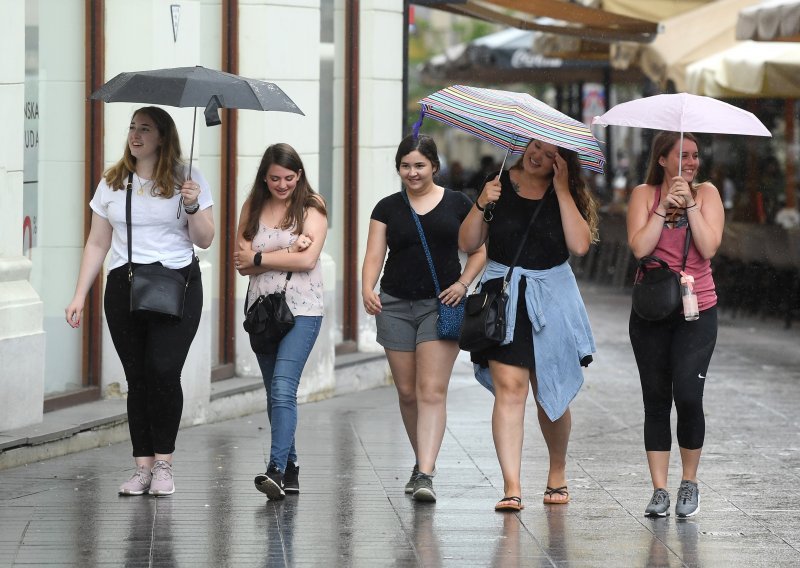 Prevrtljivo ljeto: Već od ranog jutra peče sunce, ali ne izlazite bez kišobrana! Znamo i gdje će biti pljuskova