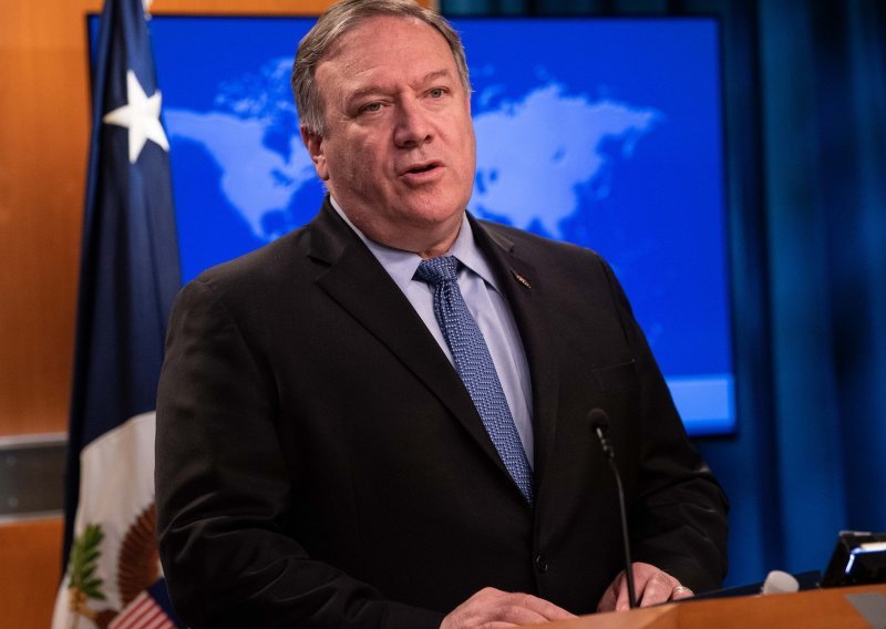 Pompeo: Islamska država jača u nekim područjima