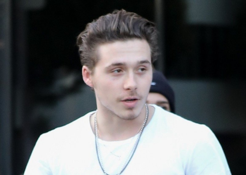 Mladi 'influencer' Brooklyn Beckham još se ne snalazi u svijetu promidžbe