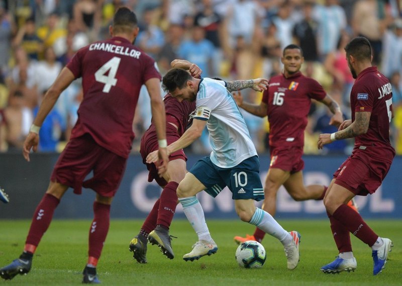 Messi s Argentinom došao na dva koraka od titule za kojom čezne, ali mora na Brazil