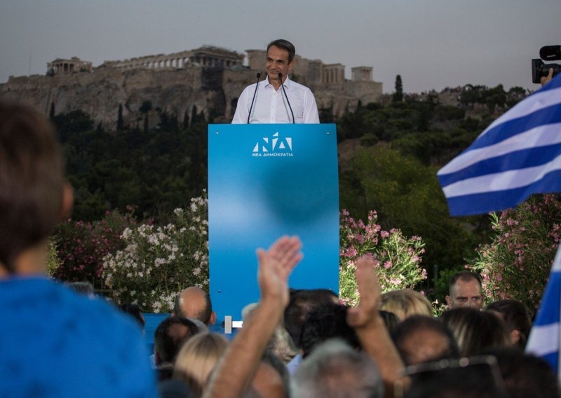 Na izborima u Grčkoj uvjerljivo vodi Micotakisova Nova demokracija