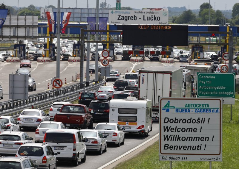 Gužve na cestama, kolone su na Lučkom i granici u Istri