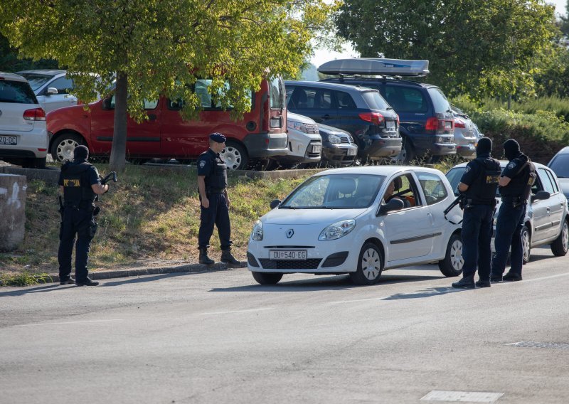 Duge cijevi na ulicama Dubrovnika