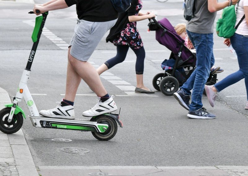 Zbog nejasnih propisa Milano zabranio električne romobile u prometu