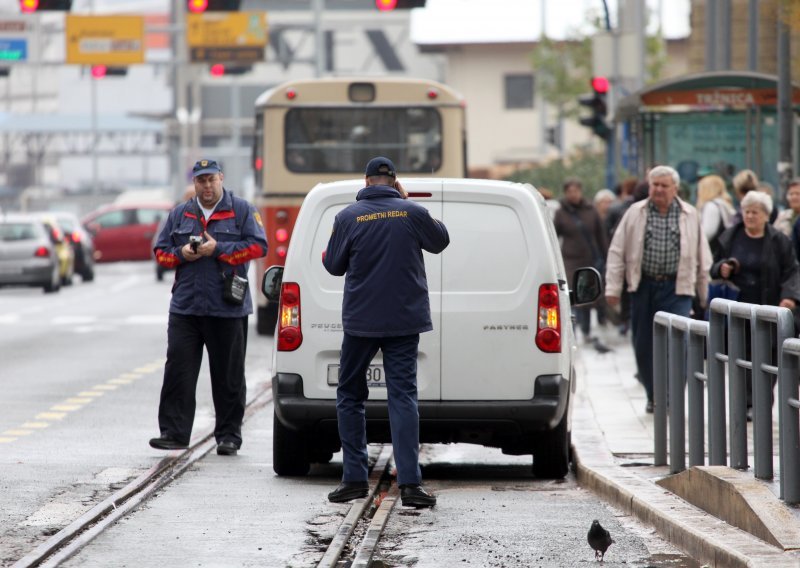 Nema više 'upali sva četiri': Rijeka uvodi nadzorne kamere za nepropisno parkiranje