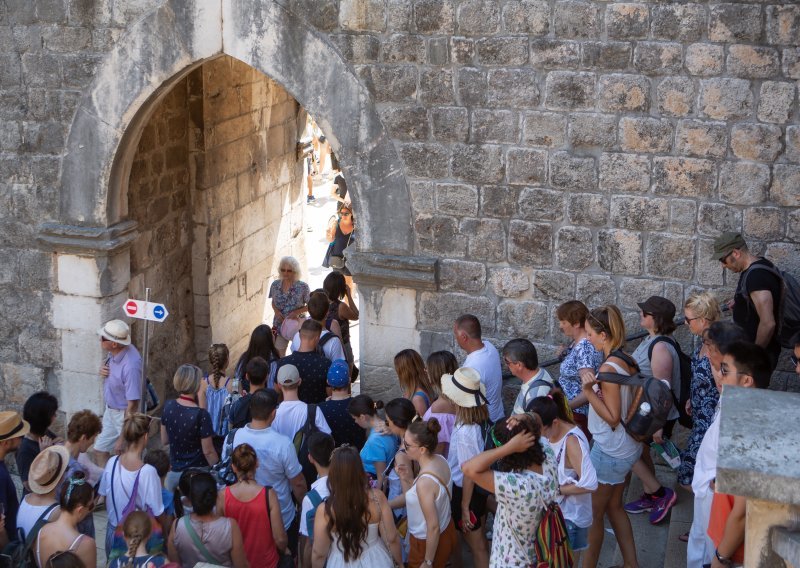 Stigla isprika Dubrovčanima zbog pješačkog zastoja iz MSC Cruisesa; iskrcaj putnika je bio iznimka