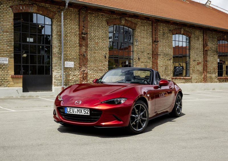 Mazda razmišlja o budućnosti MX-5: Kabriolet kao hibrid ili na struju?