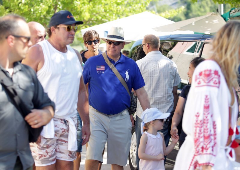 Monegaški princ Albert uživa u čarima Jadrana, a nakon Hvara i Trogira posjetio je i Skradin